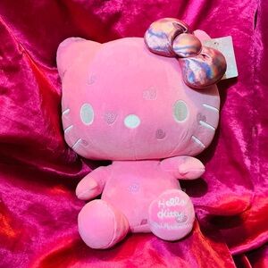 Hello Kitty 50th Aniversary Plushie 💗